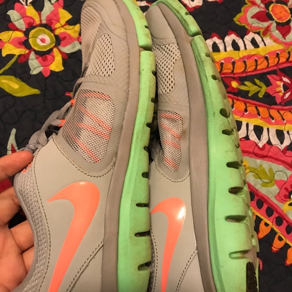 Lightly Worn Nike  Shoes - Picture 2 of 5